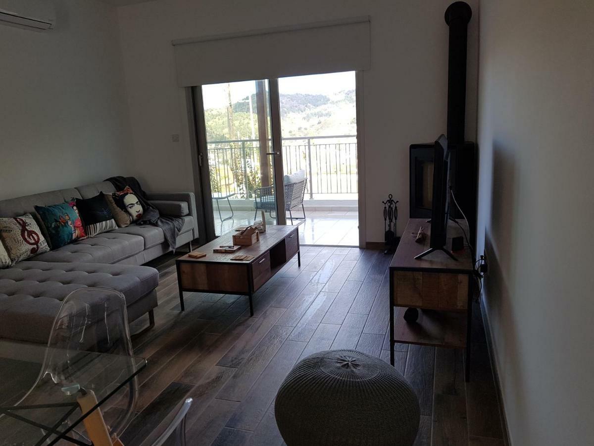 Evmelia Kakopetria Suites Екстериор снимка