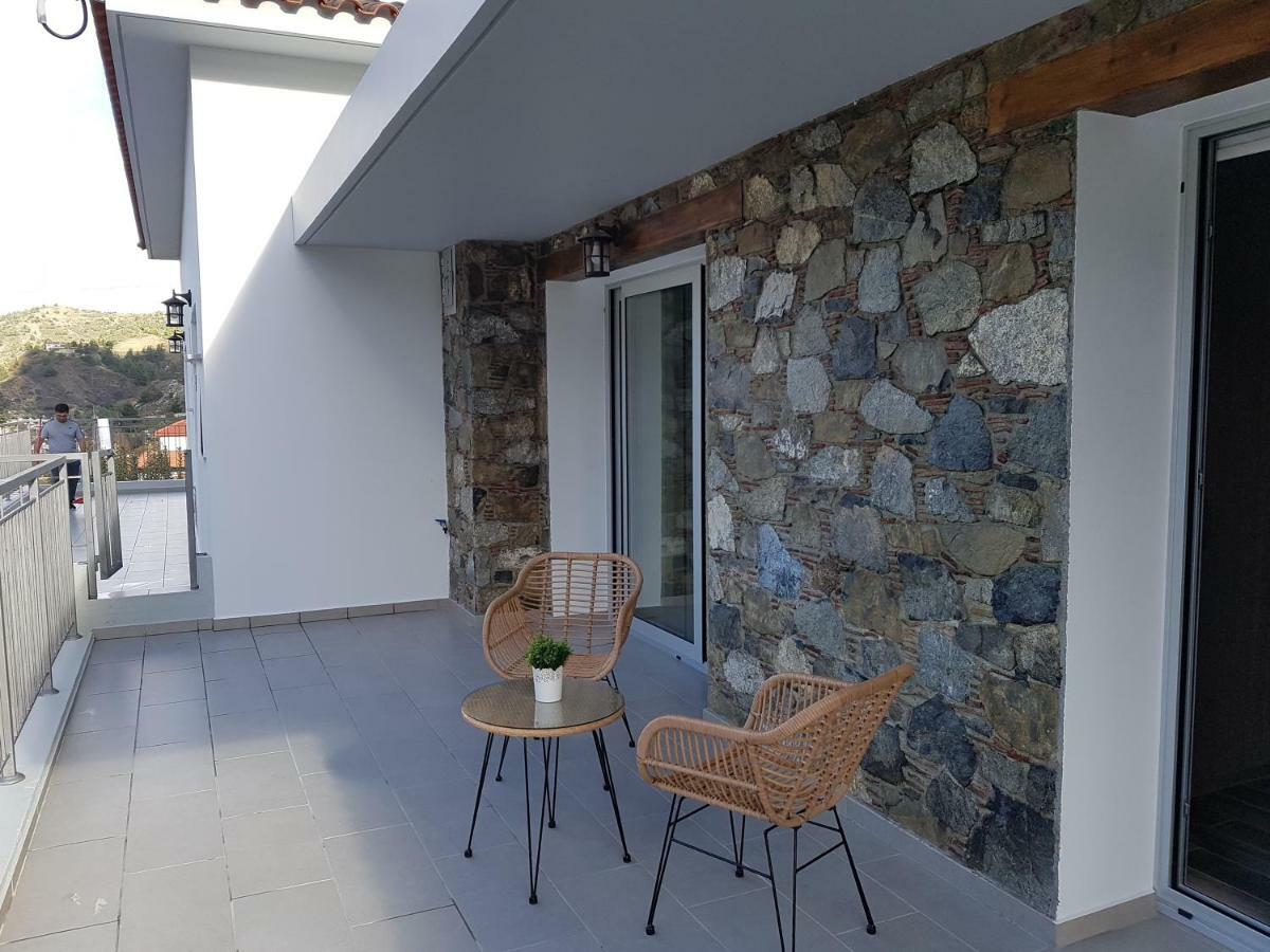Evmelia Kakopetria Suites Екстериор снимка